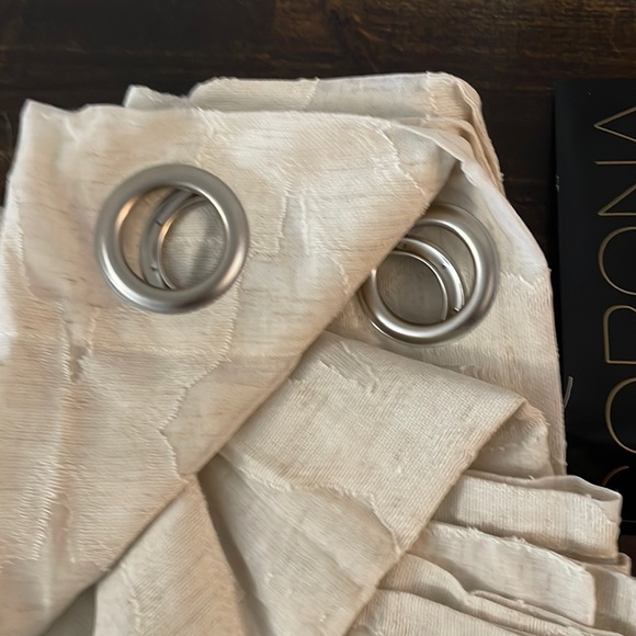 NWT Corona 1 Grommet Panel. - Picture 2 of 3